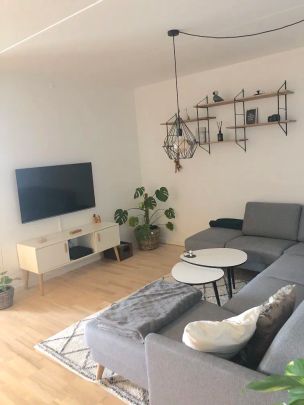 Moderne lejlighed med lys og dejlig atmosfære i Gistrup - Photo 1