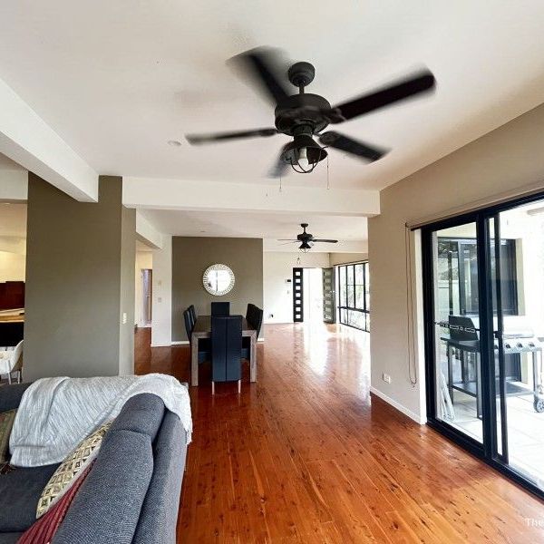 Luxury 3 storey House in central Surfers Paradise - Photo 1