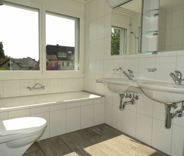 Wohnen im Eigentumsstandard mit dieser grosszügigen 4.5-Zimmerwohnung - Photo 5