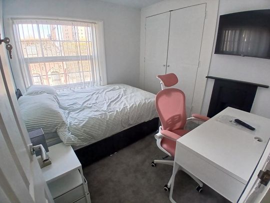 1 bedroom bedsit to rent - Photo 1