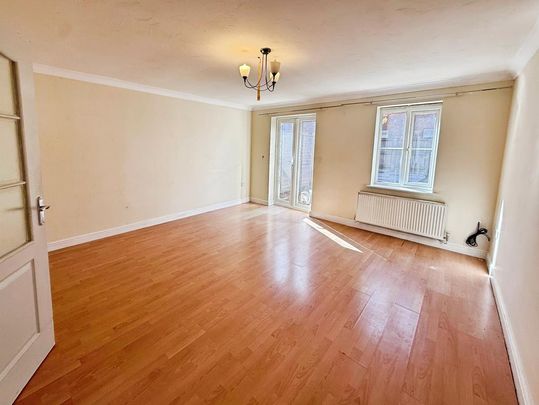 3 bedroom property to rent - Photo 1