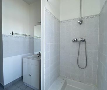 Location Appartement 1 pièce 26m² SAUMUR 49400 - Photo 4