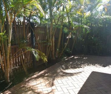 Generous Size and Space. Great courtyard. Capture the Breezes. - Photo 6