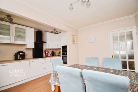 3 bedroom terraced house to rent - Photo 4