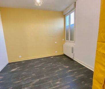 A LOUER APPARTEMENT T1 PLOERMEL CENTRE VILLE 56800 BRETAGNE MORBIHAN - Photo 1