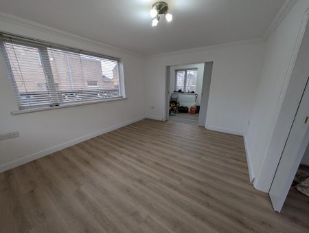 3 bedroom detached house to rent - Photo 3