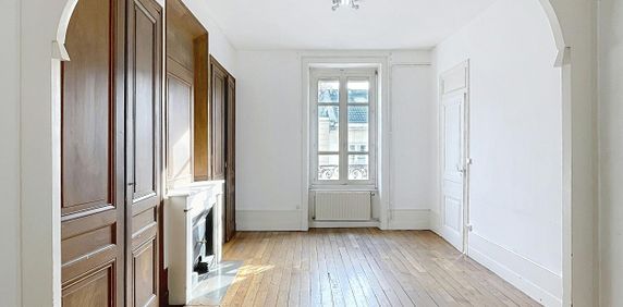 Lyon 6ème : Emplacement privilégié T3 en étage élevé avec cuisine aménagée - Photo 2