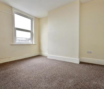 3 bedroom maisonette to rent - Photo 3