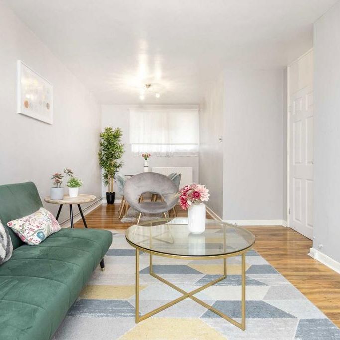 2 bedroom flat to rent - Photo 1