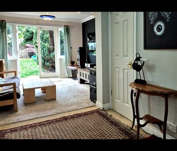 Room in a Shared House, Fawcett Close, SW16 - Photo 5