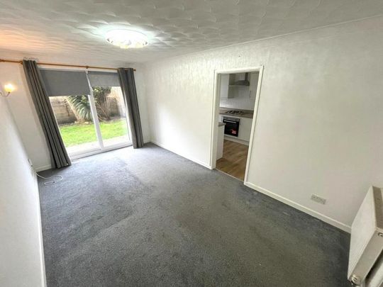 3 bedroom end of terrace house to rent - Photo 1