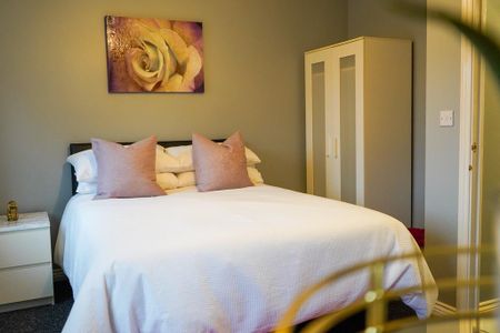 3 bedroom terraced house to rent - Photo 4