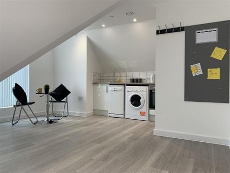 Studio to rent - Photo 5