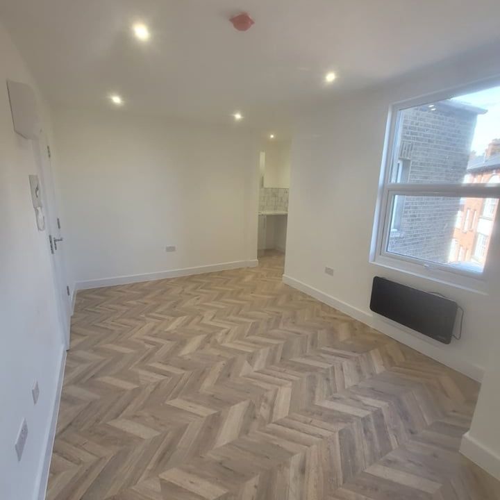 Studio Flat, Camberwell Church St, SE5 - Photo 1