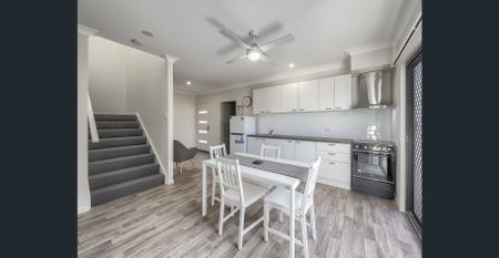 MODERN, FULLY FURNISHED, STUDIO APARTMENT - Photo 3