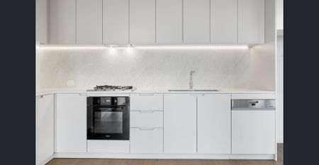 Stylish and Spacious Apartment in Prime Box Hill Location – Zoned for Box Hill High! - Photo 4