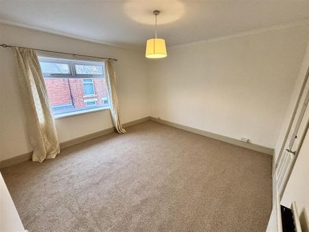 2 bedroom end of terrace house to rent - Photo 4