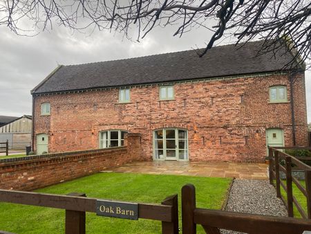 Beautiful Three Bedroom Barn - Photo 5