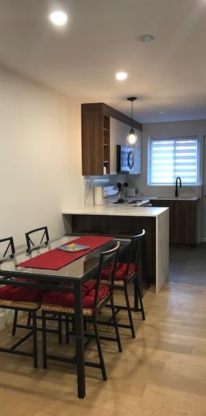 Grand 4 1/2 Meublé Et Entièrement Rénové - Photo 1