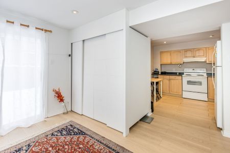 For Lease - 145 Millcliff Circle, Aurora, Ontario - Photo 2