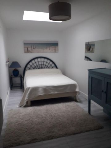 Location Appartement 5 pièces Meublé 121m² LA TREMBLADE 17390 - Photo 3