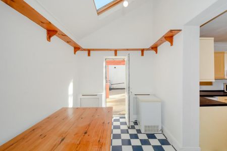 4 bedroom terraced house to rent - Photo 4