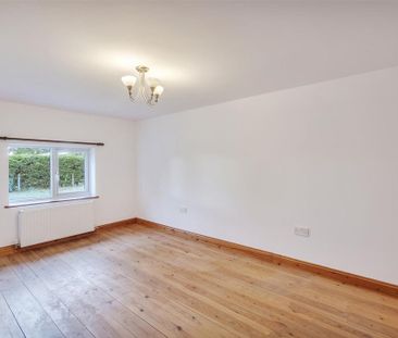 1 bedroom semi-detached bungalow to rent - Photo 2