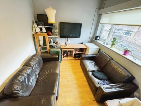4 bedroom maisonette to rent - Photo 3