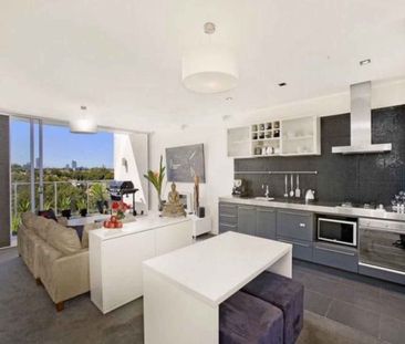 Spacious North Facing with City Views + Parking - Photo 5