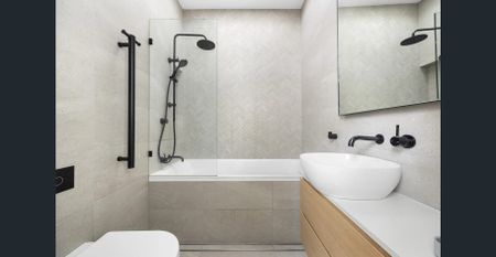 Location, location, location! - Photo 2