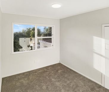 Henderson 3 bedroom house - Photo 5