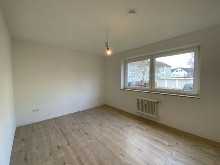 Wir haben für Sie renoviert: 3-Zimmer-Wohnung mit bodengleicher Dusche frei! - Photo 5