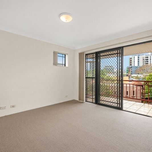 Huge Two Bed With City Views - Photo 1
