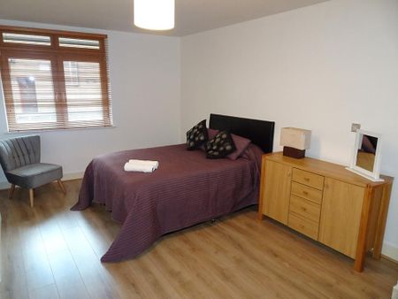 2 bedroom apartment to rent - Photo 3