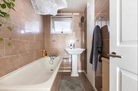 1 Bed Flat, Queens Road, SE15 - Photo 5