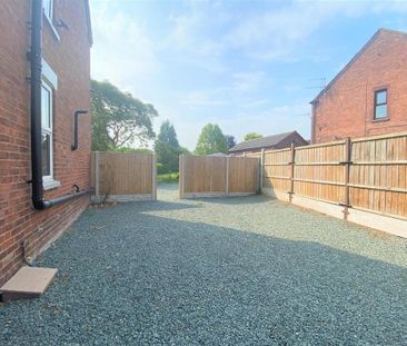 2 bedroom semi-detached house to rent - Photo 3
