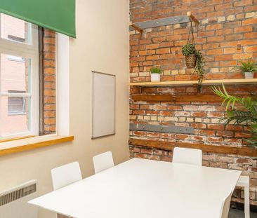 1 bedroom in a flat share to rent - Photo 2