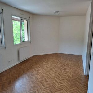 Location appartement 1 pièce 28.5 m² à Divonne-les-Bains (01220) - Photo 2