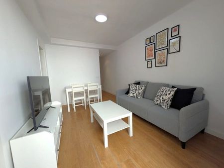 Carrer de les Aigües del Llobregat, L'Hospitalet de Llobregat, Catalonia - Photo 5