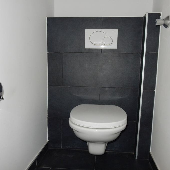 Unbefristet und Ablösefrei! 4 Zimmer Wohnung mit Balkon, 2 Bäder und 2 Toiletten! - Photo 1