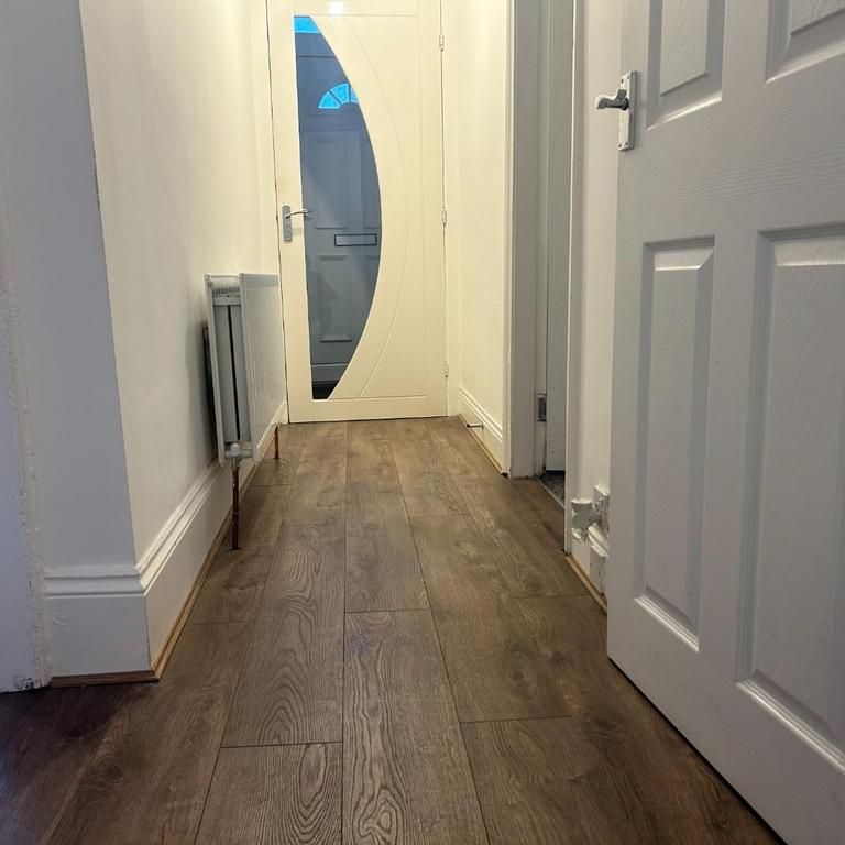 2 bedroom ground floor flat to rent - Photo 1