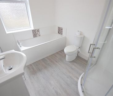 2 Bedroom House - Semi-Detached To Let - Photo 2