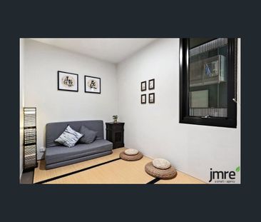 Stylish Inner-City Lifestyle - Photo 2