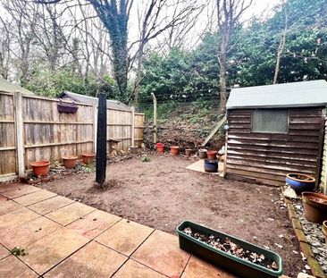 Willowmead Close, Woking, Surrey, GU21 - Photo 5