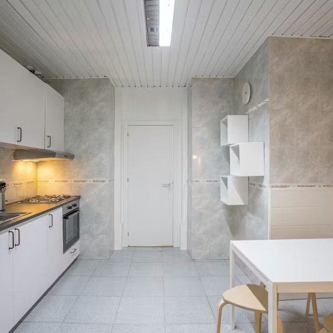 Calçada do Marquês de Abrantes, Lisbon, Lisbon 1200-163 - Photo 1