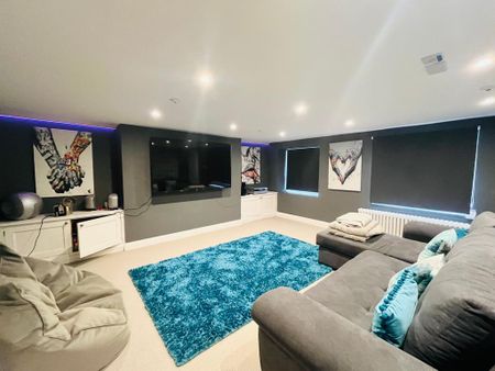 5 bedroom terraced house to rent - Photo 3