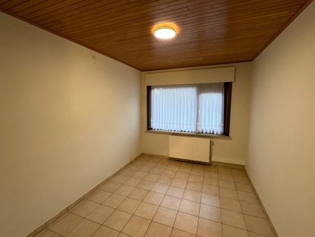 Ruime gelijkvloerse woning met 3 slaapkamers in rustige omgeving. - Photo 4