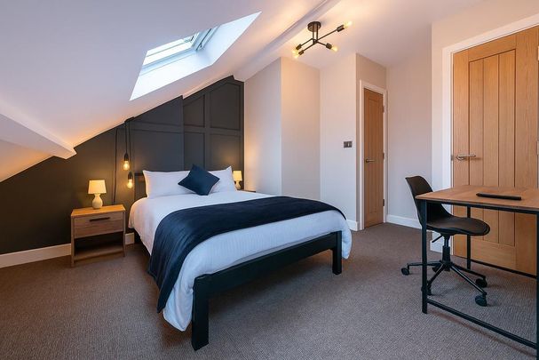 1 bedroom in a house share to rent - Photo 1