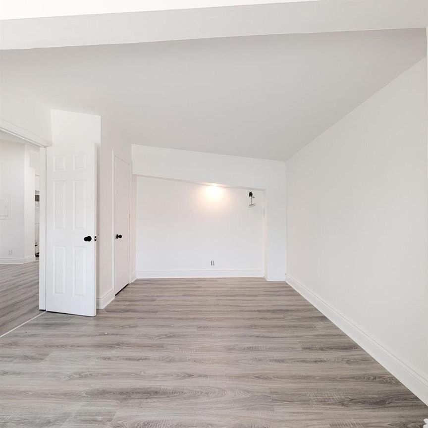 Immeuble - 5891-5901 Boulevard Bourque 4 1/2 à Louer - Photo 1