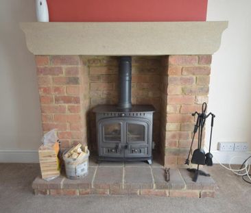 3 bedroom semi-detached house to rent - Photo 3